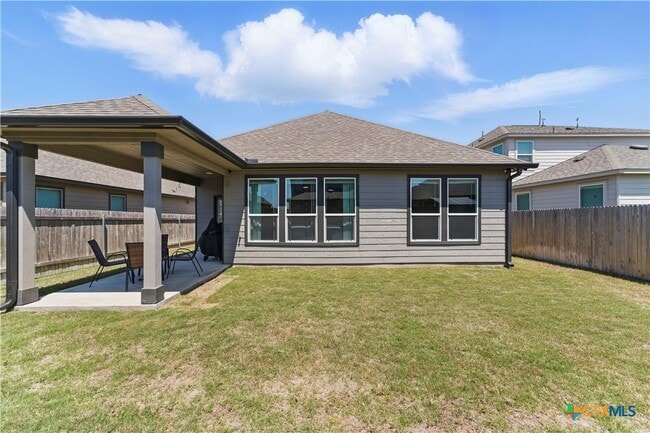 Building Photo - 211 Summit Dr