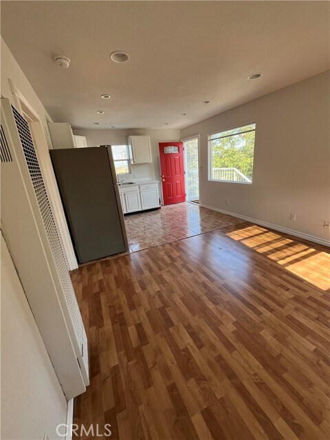 Building Photo - 602 W 24th St