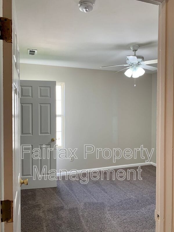 Building Photo - 1807 Fidelity Dr