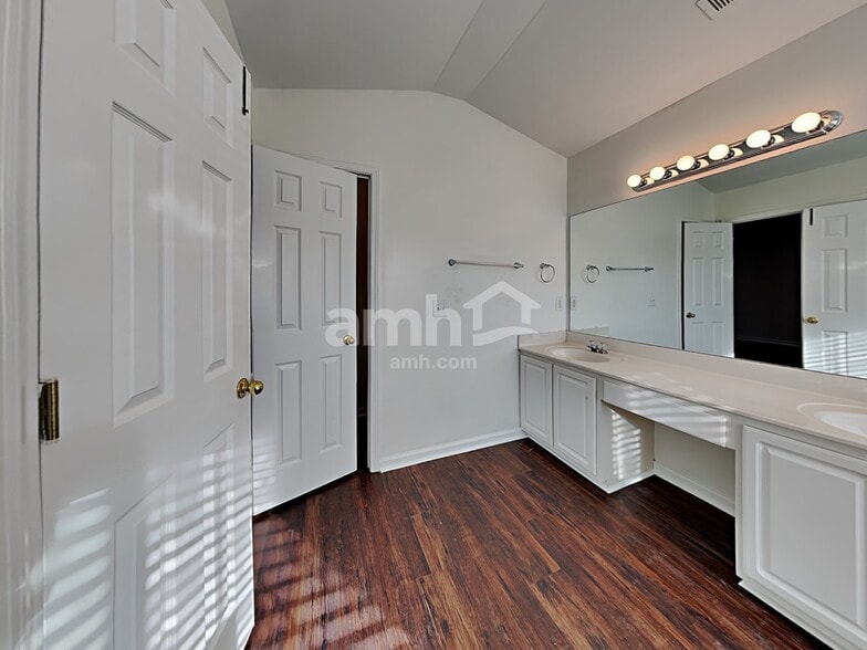 Building Photo - 101 Tagus Ct