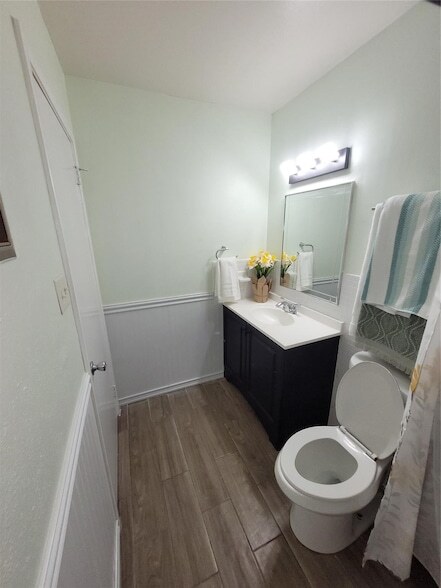 Building Photo - 7213 Beechnut St