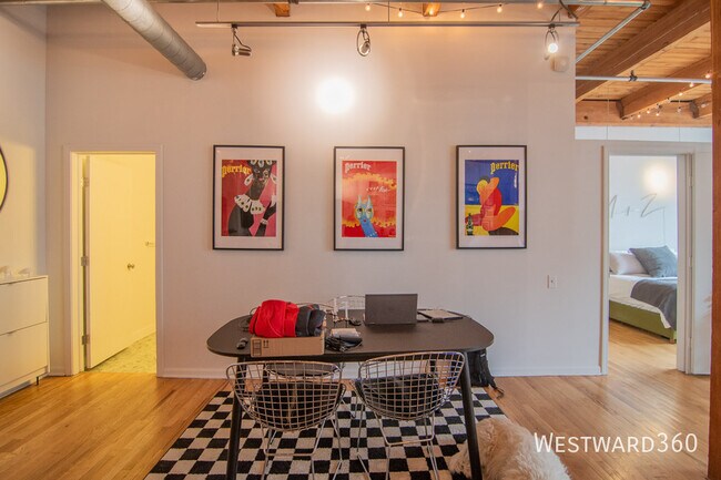 Building Photo - 1017 W Washington Blvd