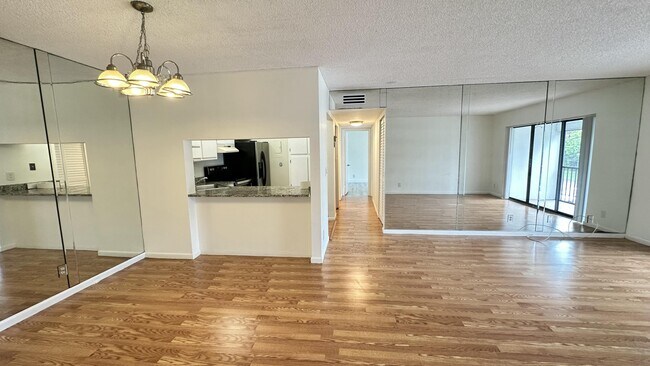 Building Photo - 1111 Green Pine Blvd