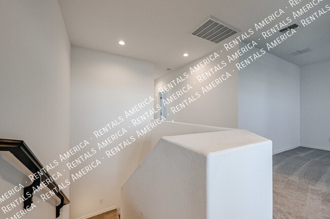 Building Photo - 5509 N 108th Ave