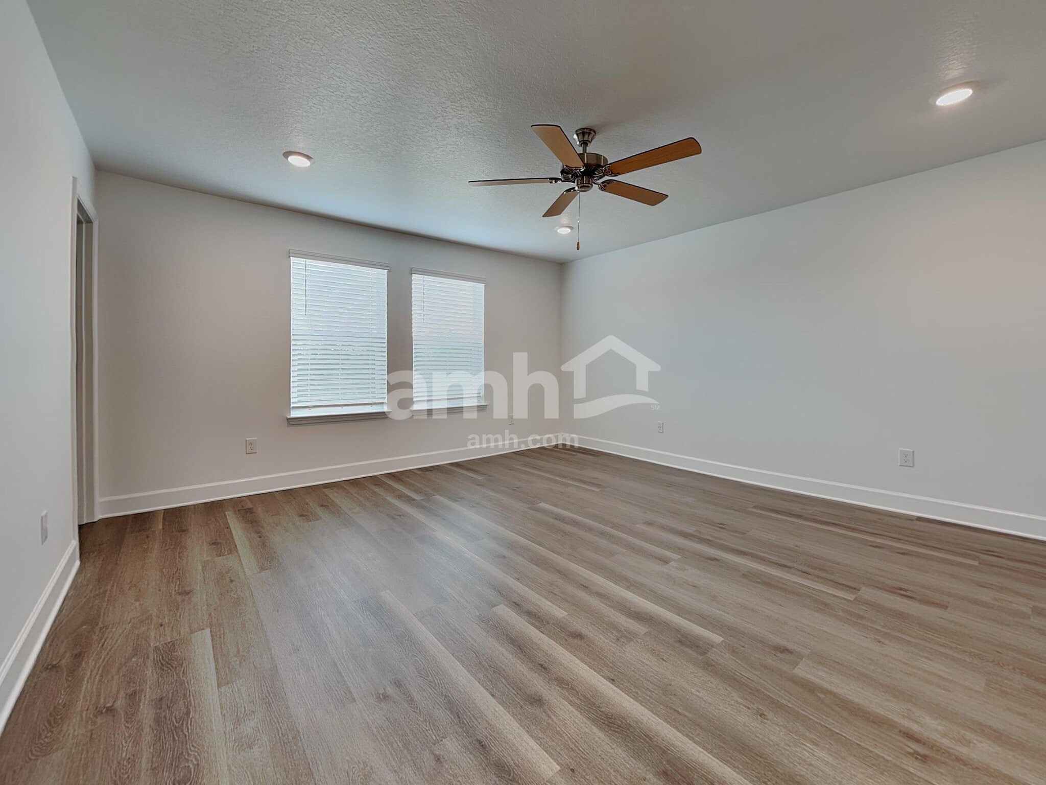 Building Photo - 37956 Dusty Saddle Ln