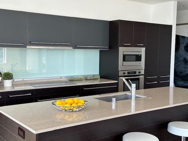 Building Photo - 2408 Victory Park Ln