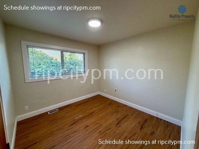 Building Photo - 11430 SW 121st Ave