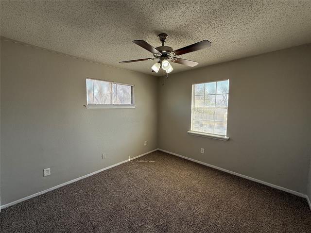 Building Photo - 3907 Emerald Dr