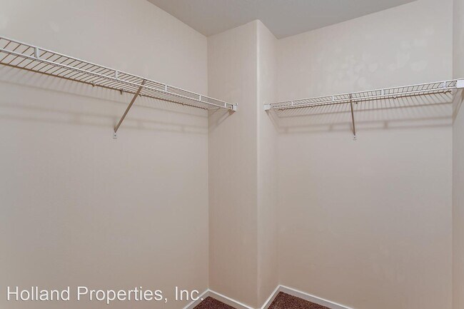 Building Photo - 3 br, 3 bath House - 2155 NE Cadbury Ave