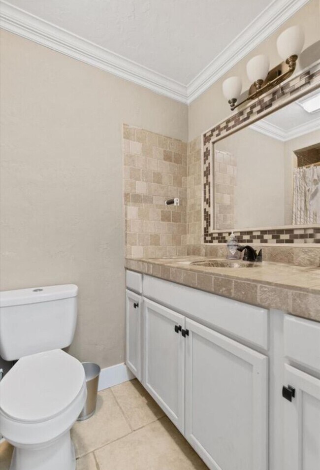 Building Photo - 670 Woodland Acres Dr