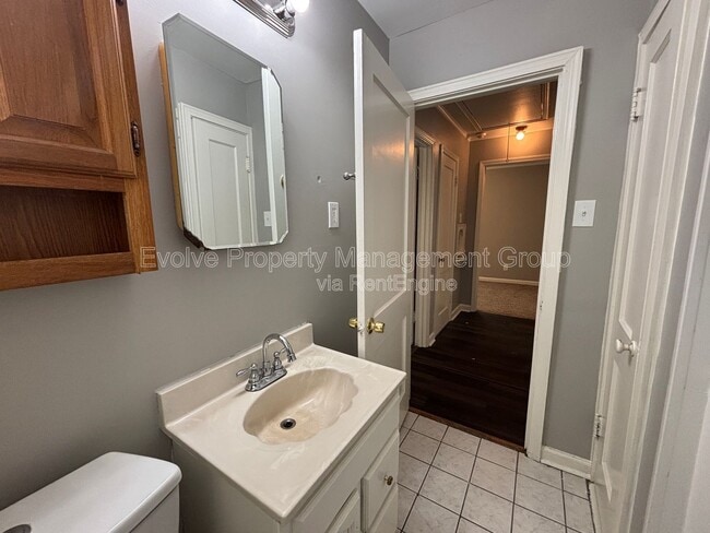 Building Photo - 3723 Wilshire Rd