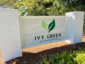 Building Photo - Ivy Green at the Shoals