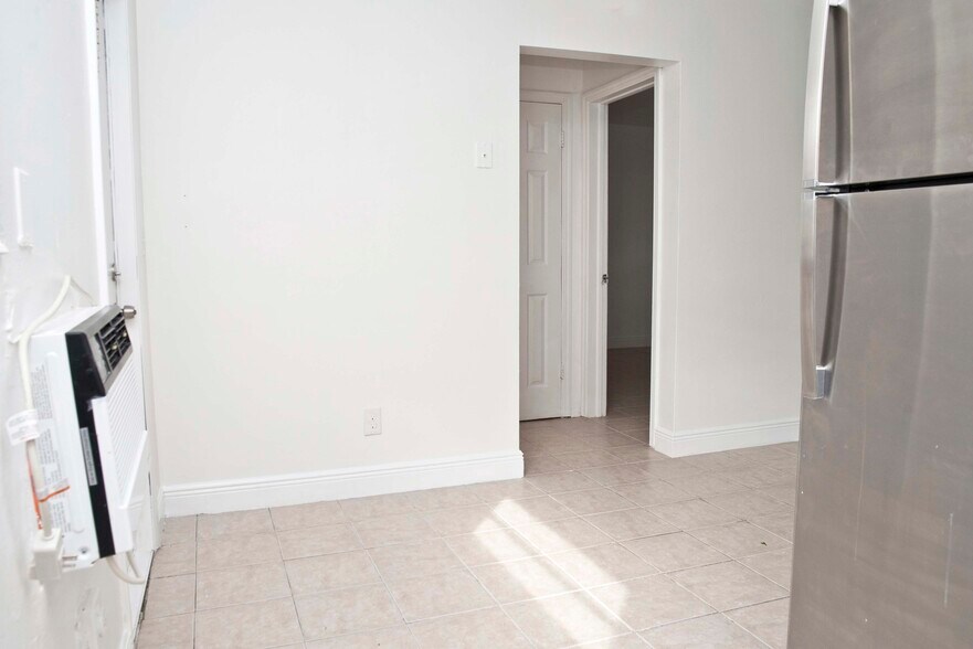 Building Photo - 2306 Fillmore St