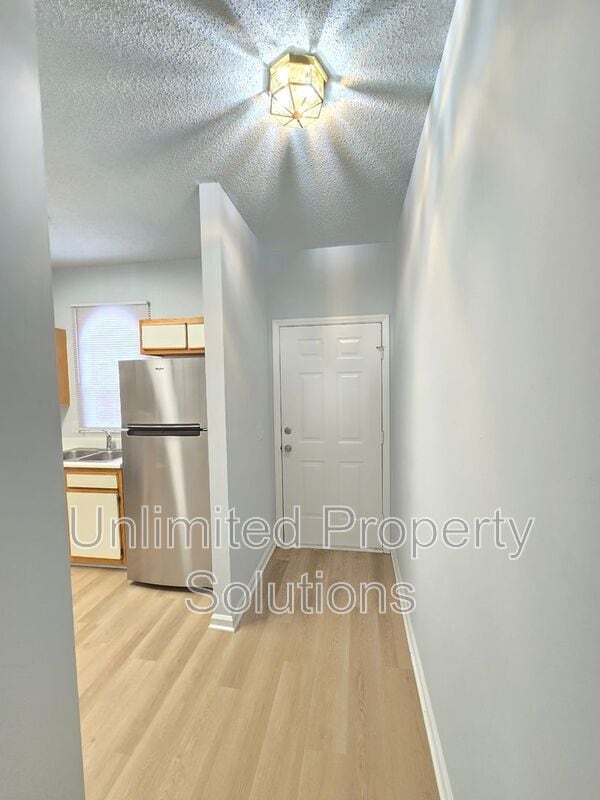 Building Photo - 733 Bragg Dr