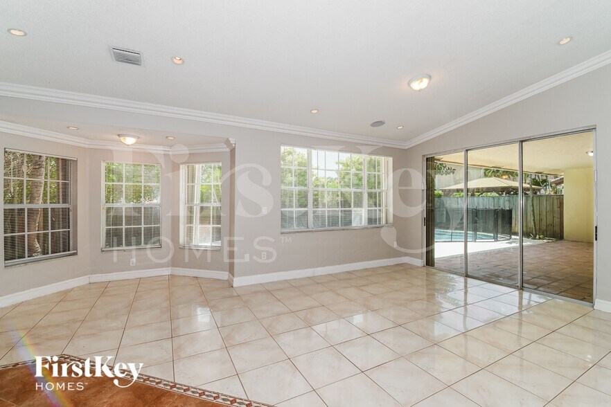 Building Photo - 10901 SW 161st Pl