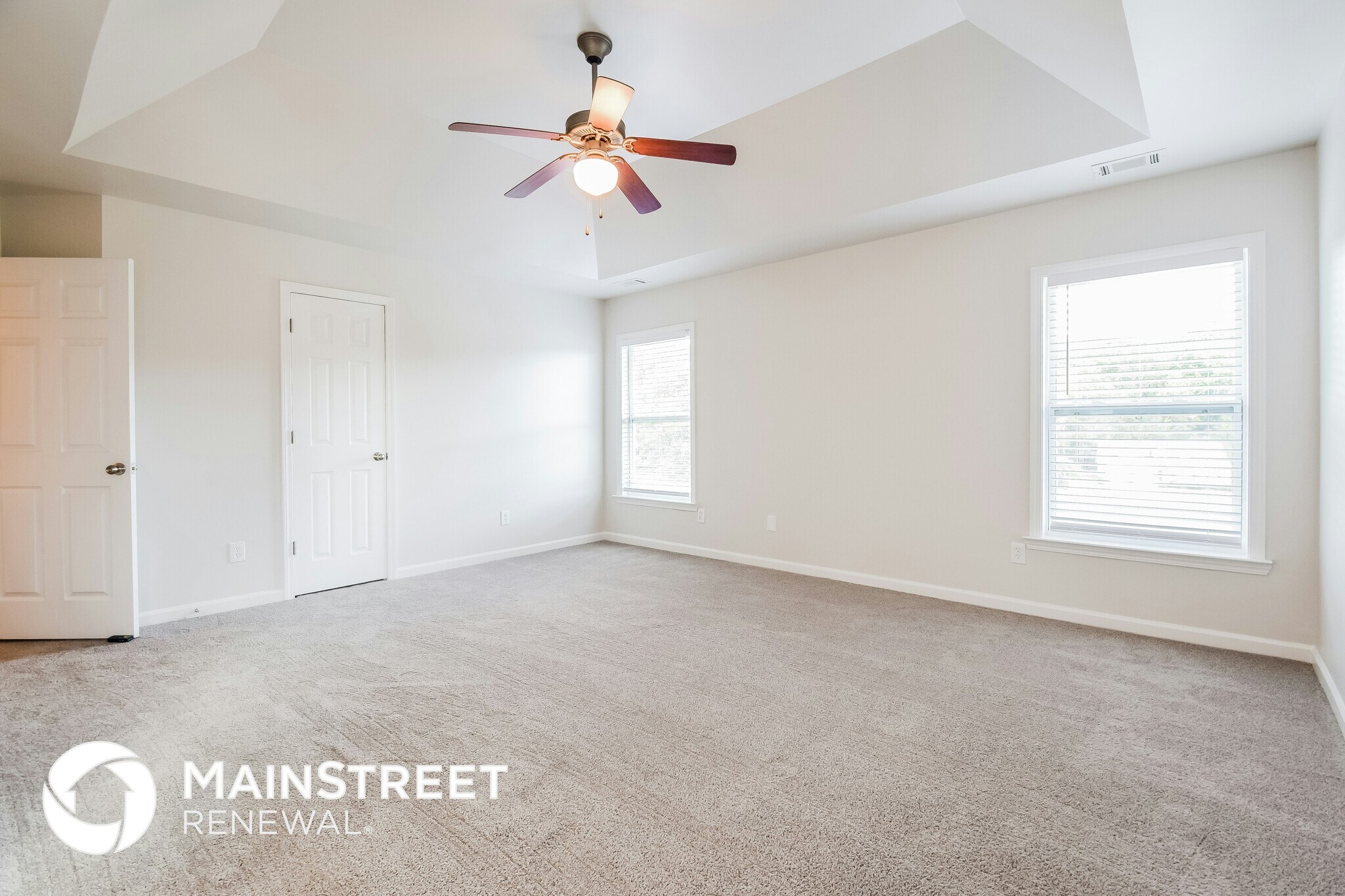 Building Photo - 8904 Crestview Cir