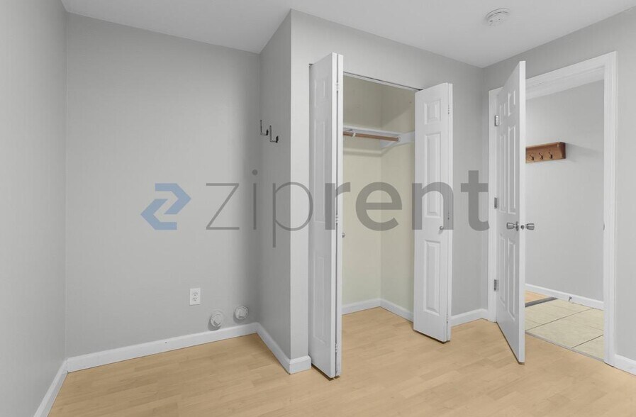 Building Photo - Unit 1