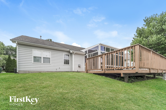 Building Photo - 6929 Lowen Rd