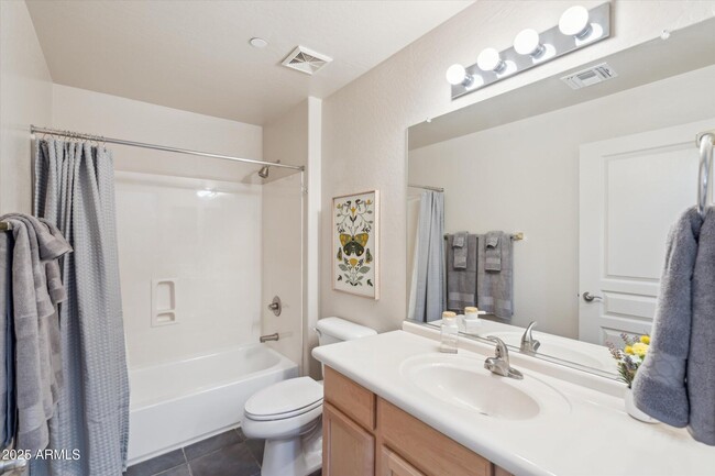Building Photo - 12050 N Panorama Dr