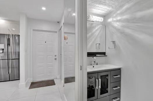 Building Photo - 7850 Lago Del Mar Dr