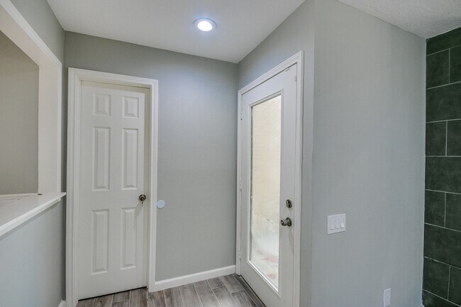 Building Photo - 923 Cranberry Hill Ct