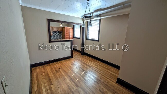 Building Photo - MainStN446