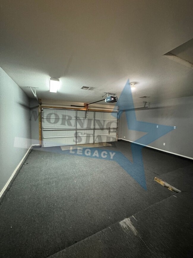 Building Photo - 4 Bed House with converted garage!