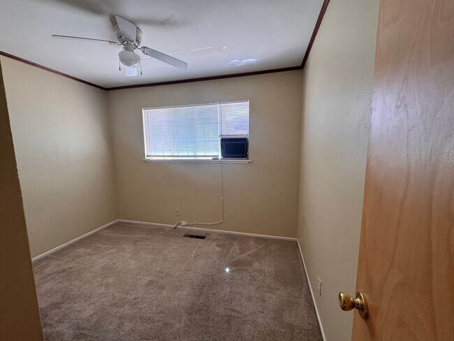 Building Photo - 3 Bedroom 2 bathroom Home for Rent -Lesley Reilly Property
