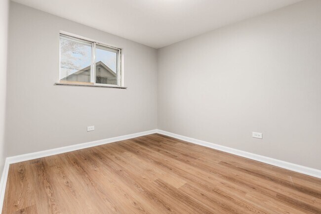 Building Photo - 2652 Landsburn Dr