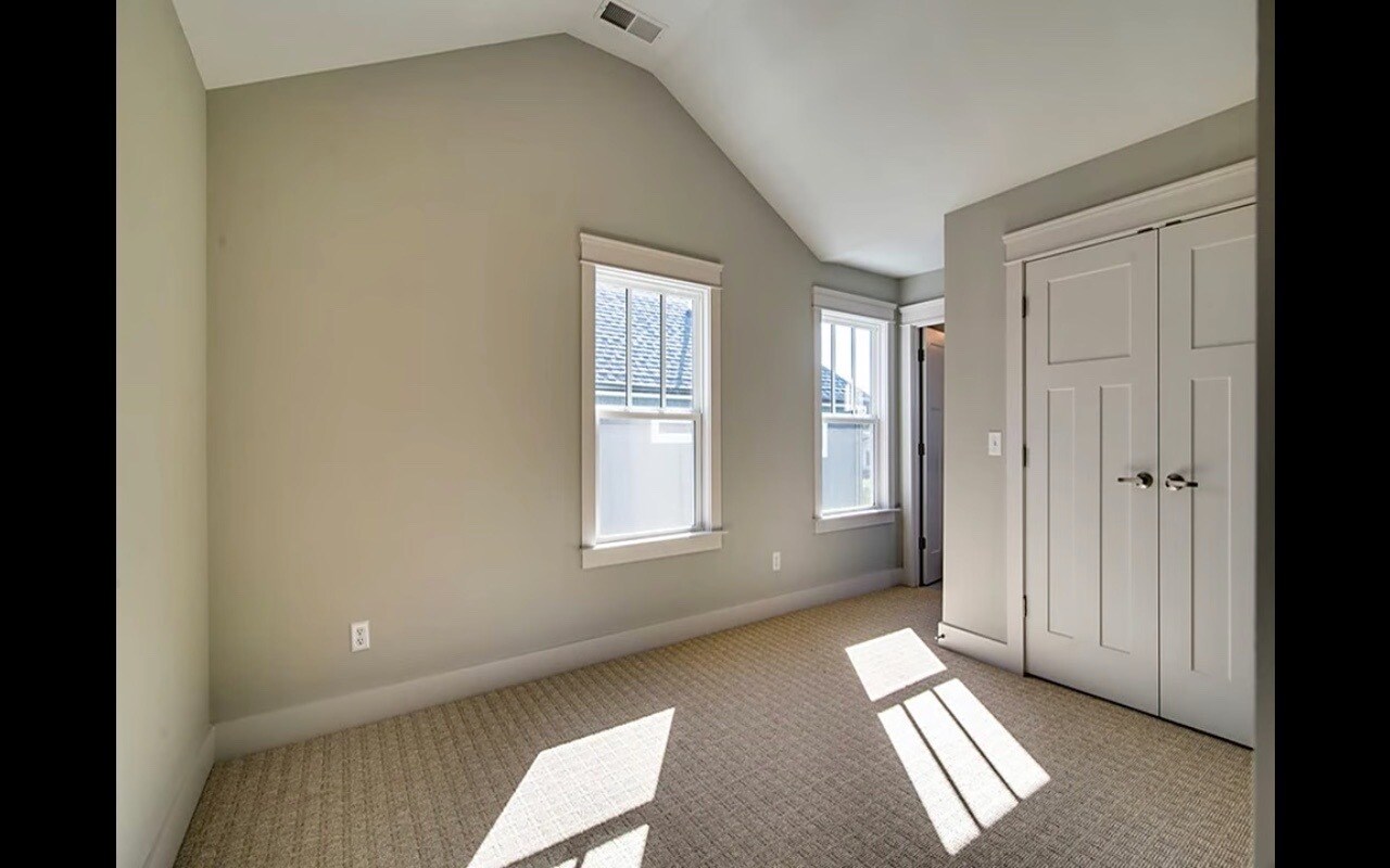Second floor bedroom upstairs - 710 Buchanan St