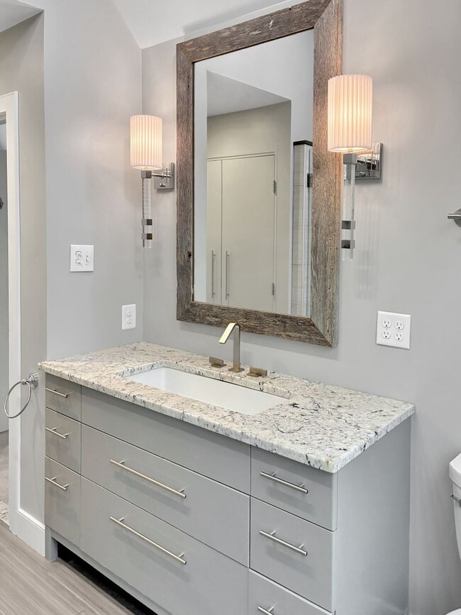 Building Photo - Recently Remodeled 3 bed 3 bath in Tuckahoe!