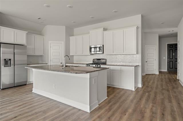 Building Photo - 2111 Clearwater Way