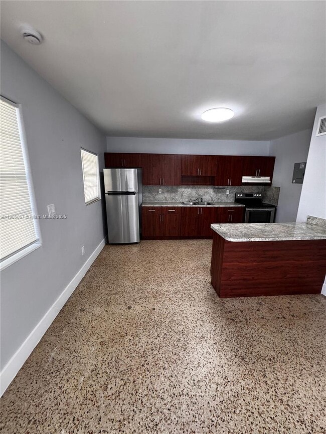 Primary Photo - 175 NW 17th Pl