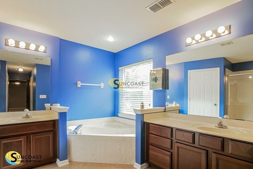 Building Photo - 121 Celtic Wedding Dr