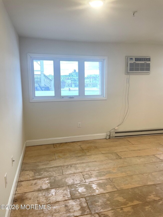 Building Photo - 16 Lake Ave