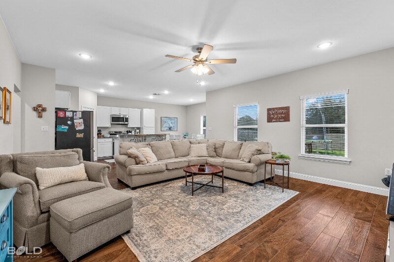 Building Photo - 1071 BAYOU BAY COURT