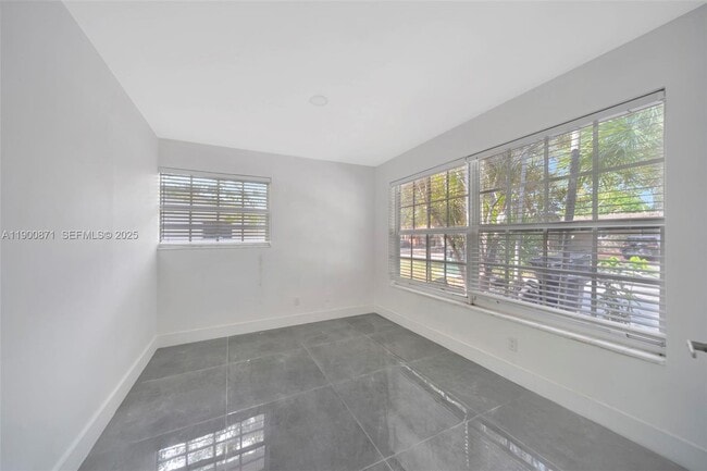 Building Photo - 840 NE 182nd St