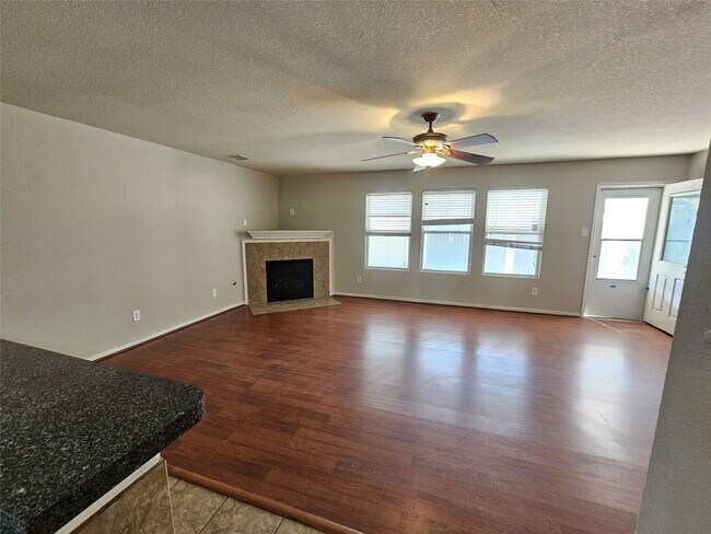 Building Photo - 11015 Walkup Way