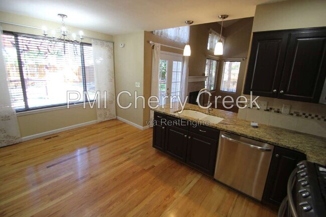 Building Photo - 9800 Foxhill Cir