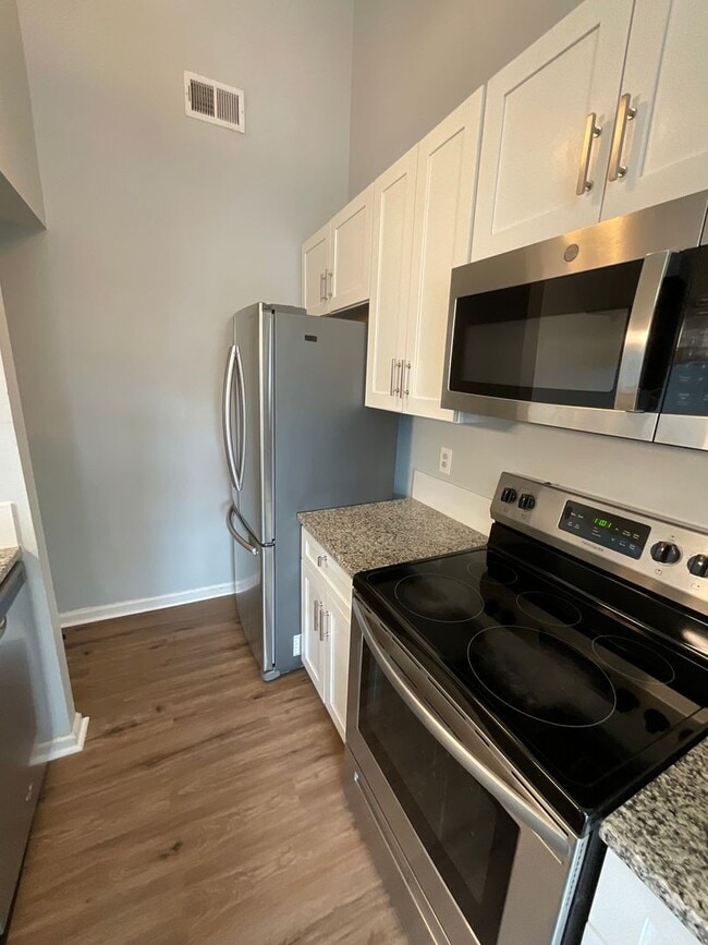 Building Photo - Charming Condo in Churchland Southwest