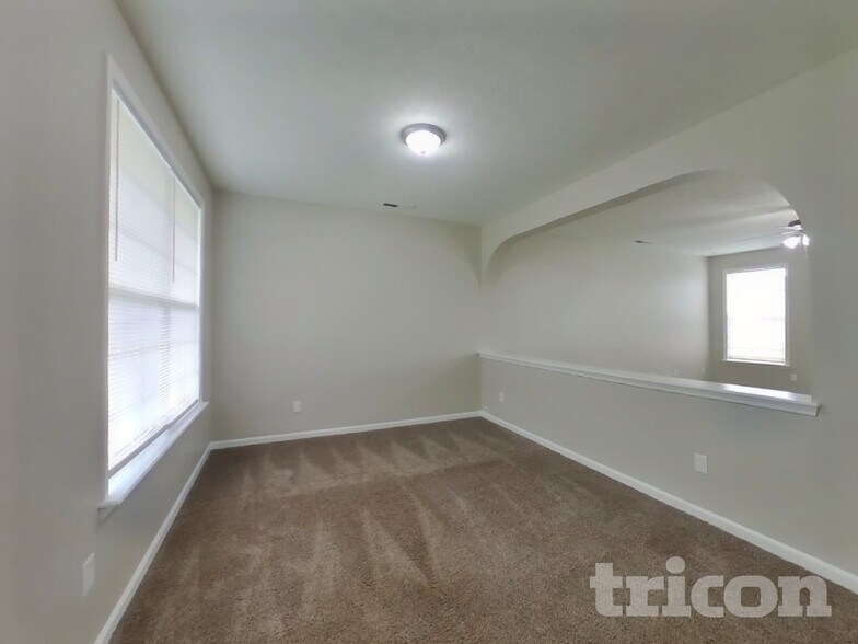 Building Photo - 5330 Himalayan Dr