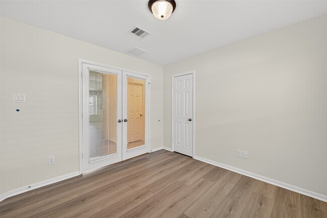 Building Photo - 22202 Thresher Ct