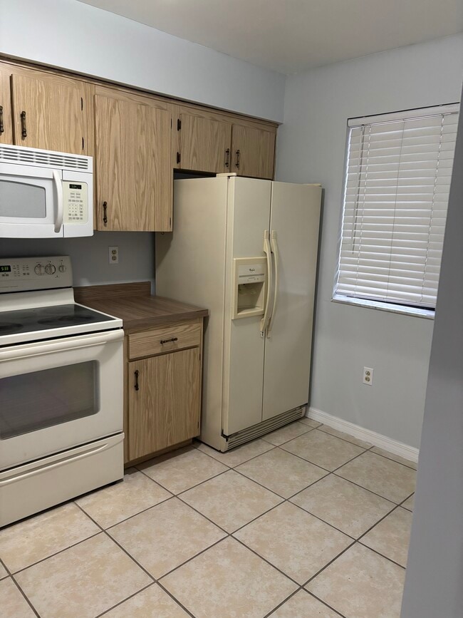 Building Photo - 471 Prestwick Pl