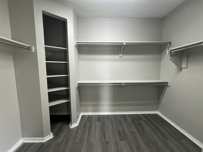 Building Photo - 2805 Crater Lake Ln