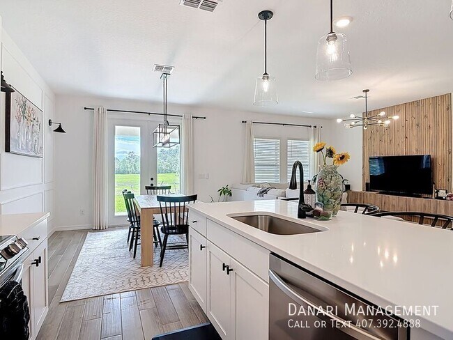 Building Photo - 1348 Sterling Pointe Dr