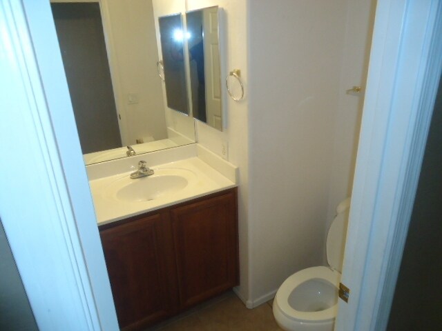 Building Photo - Great 4/3 house for rent in gated communit...