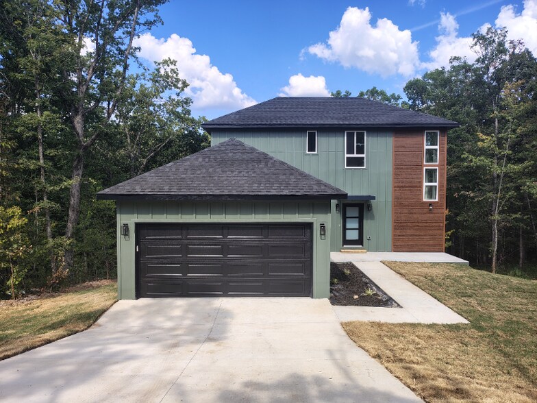 Primary Photo - 17 Grantham Dr