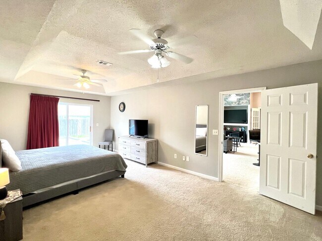 Building Photo - 30 Bay Walk Ct