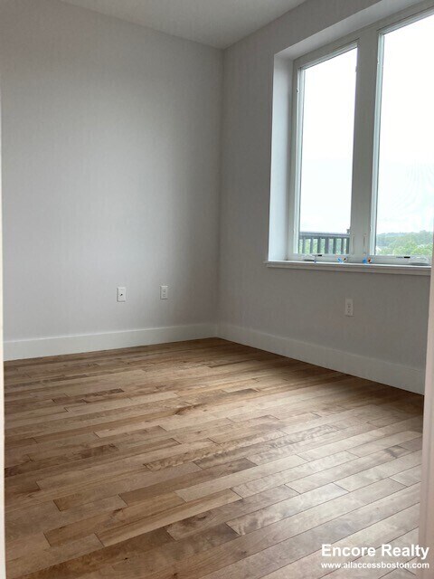 Building Photo - 50 Hichborn St