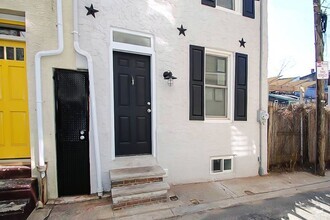 Building Photo - Two-bed, Two-bath TOWNHOUSE in PRIMO Fisht...